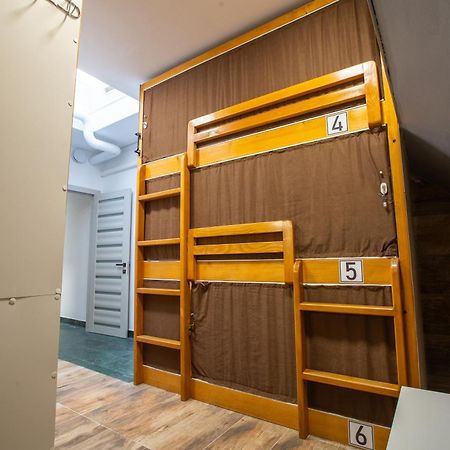 Aisha Hostel Любляна Экстерьер фото